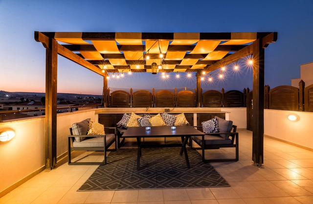 Private Roof Top Terrace Overlooking Pool in Pyla