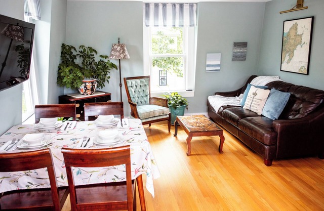 Private Rooftop Deck & Apartment with water views. Close to the train to Salem!