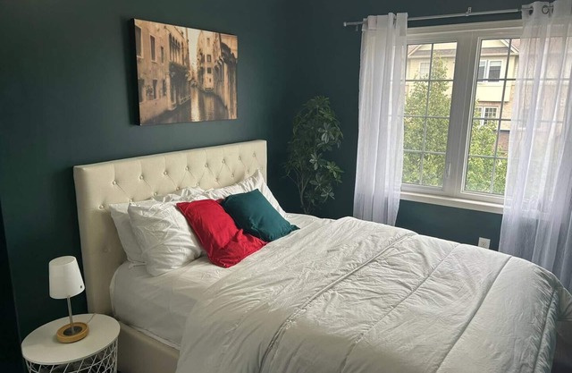 Private Room in Ajax