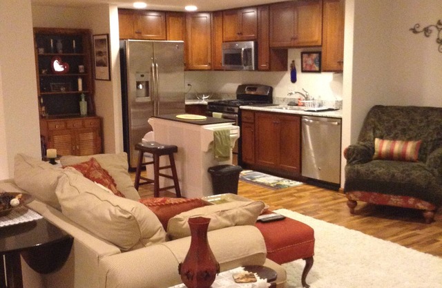 Private separate entrance to a 1000sf. house apartment