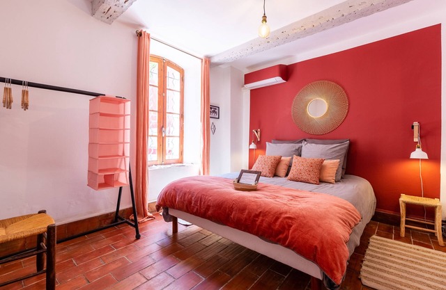 Private suite on the ground floor with separate b