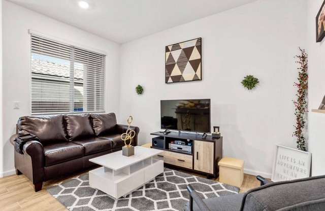 Private Tucson Getaway Near Downtown w/Amenities!