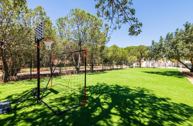 Private Vale do Lobo resort with soccer pitch for 51 people