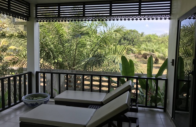 Private villa for 4 people - sea view - swimming pool - all comfort - ocean front