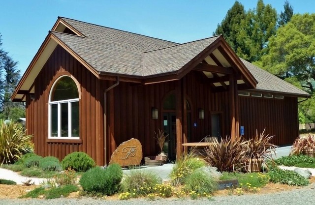 Private Vineyard Guest House - Close to Dining, Wine Tasting