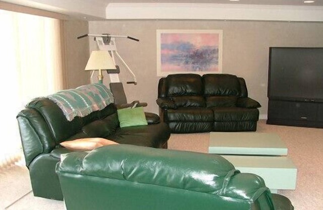 Private waterfront home with fire pit on shore . perfect for family gatherings