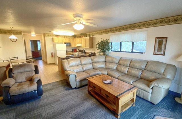 Privately Owned 2-bedroom condo at Barefoot Resort located at Terry Peak, SD!