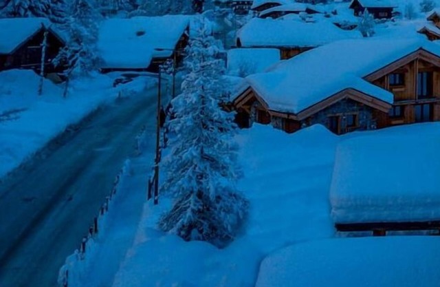 Prodains gondola at 500m offering direct access to the heart of Avoriaz