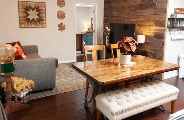 PROMO 5% WEEKLY AND 10% MONTHLY DISCOUNT!nCharming "Home-tel" Suite 1