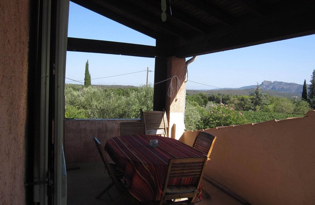 Provence: House for 4-6 people with view+sw. pool