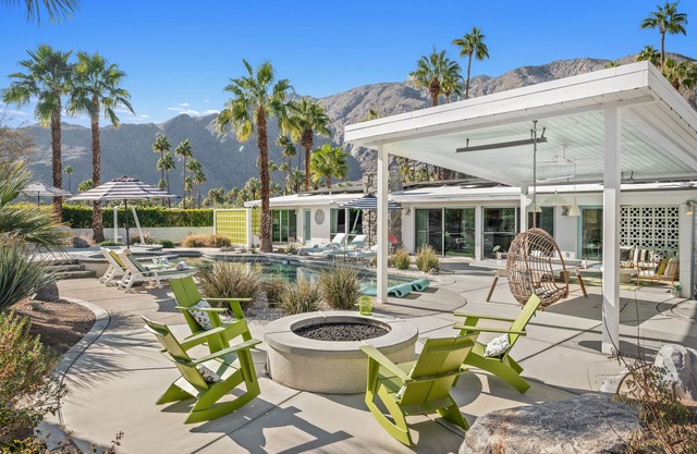PS Swanky: The Ultimate Mid-Century Experience