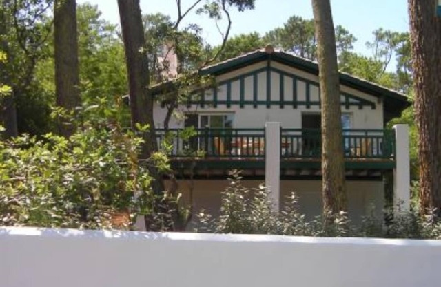 Pyla Sur Mer: Villa with character