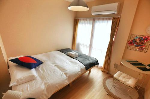 QU201 Edogawa Japanese Style Apartment 201 has direct access to Akihabara and Shinjuku, with convenient transportation and free WiFi