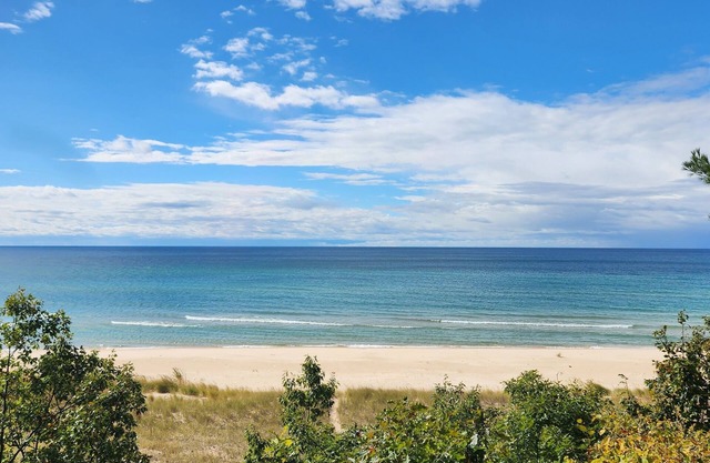 Quaint, charming, CLEAN family cabin on Lake Michigan.