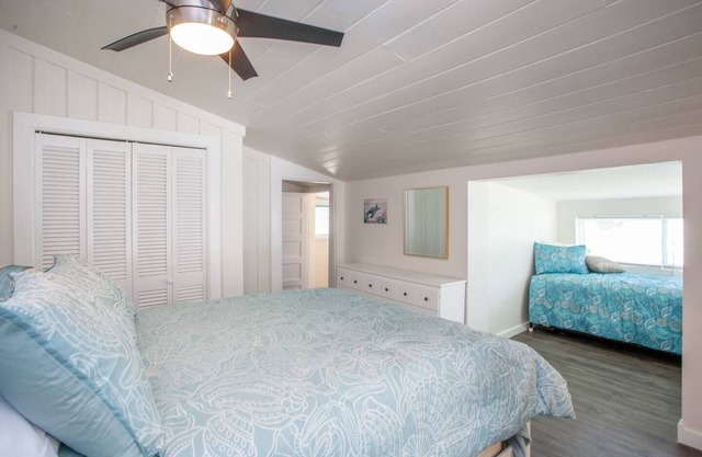 Quaint, Clean and Bright Cottage in Ozona