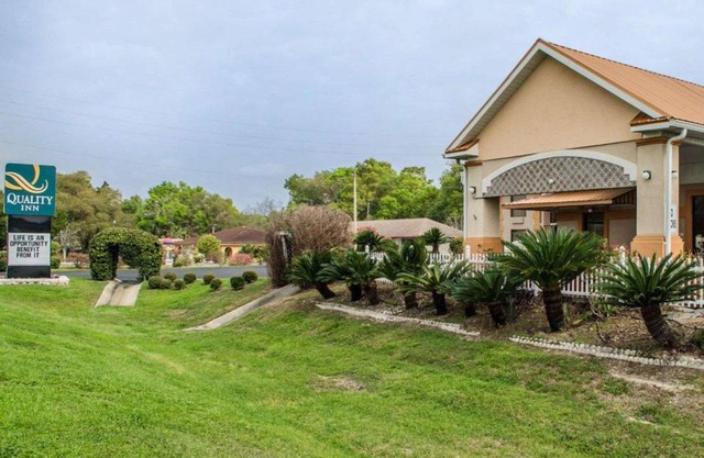 Quality Inn near Manatee Springs State Park