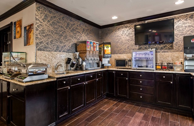 Quality Inn & Suites Dallas - Cityplace