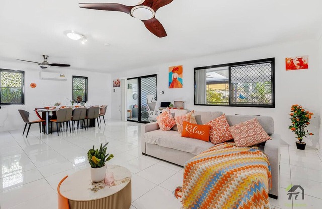 Quiet 5 bedrooms House located Springfield lake
