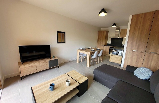 Quiet apartment 4 people, parking, fully equipped, near slopes