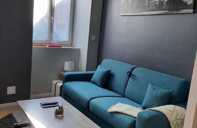 Quiet, comfortable 2-person studio at the foot of the vineyards