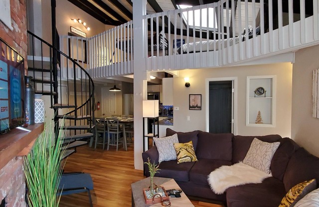 Quiet condo in the middle of ski country! Pool, hot tub, game room!