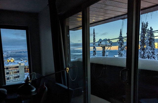 Quiet,cozy for a couple, small family. Great view, close to village