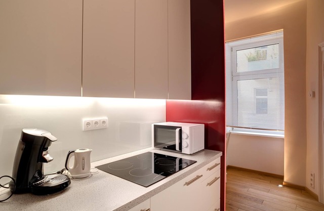Quiet designer dream in a colorful district with excellent transport links