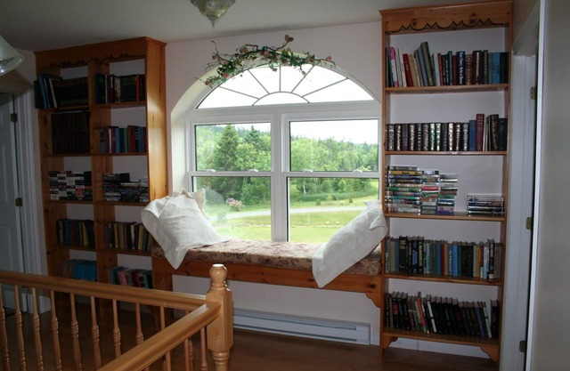 Quiet elegance, tranquil country on lakefront.