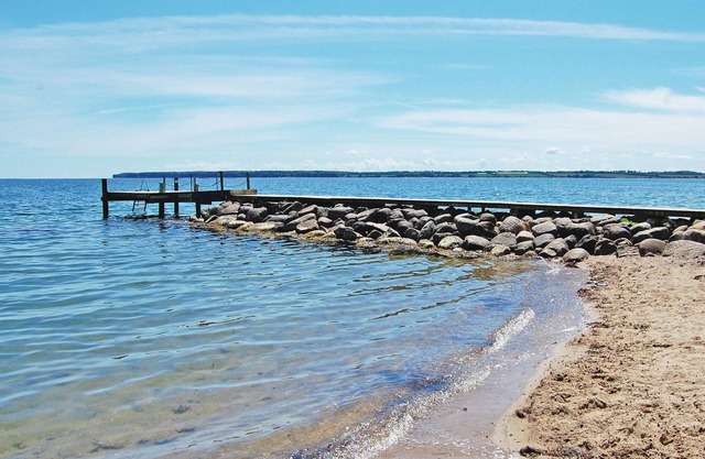 Quiet, established cottage area with well furnished cottage.