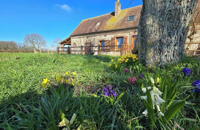Quiet former hunting lodge