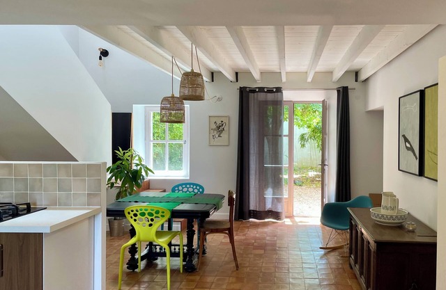 Quiet Bel Air house with swimming pool access