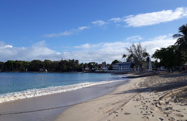 Quiet, Ground Floor, Air Conditioned Apartment - 35 Meters To The Beach
