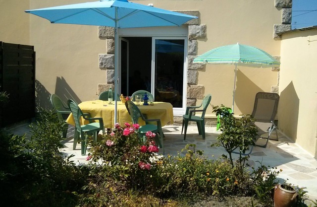 Quiet house - Enclosed garden - Free parking, vehicle not required