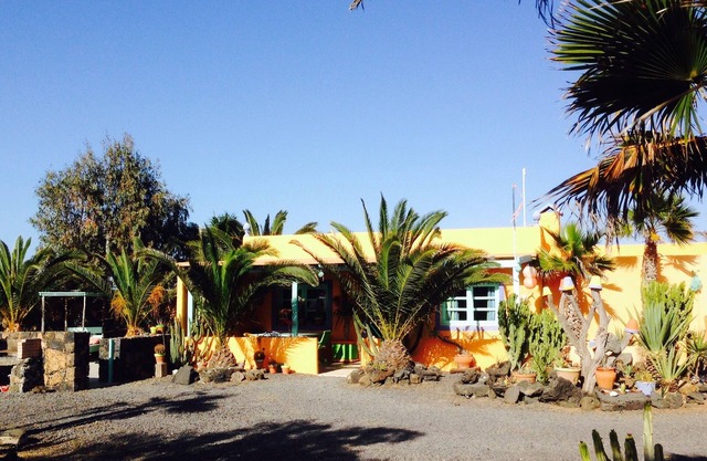 Quiet house in Lajares with swimming pool facing nature