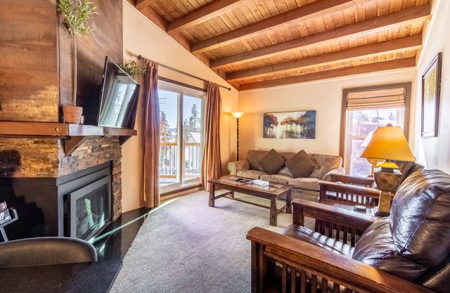 Quiet Location w/Great Views from Private Deck & Close to Ski Areas & Biking