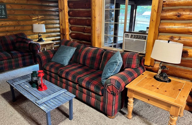 Quiet Log Cabin in Beautiful Northern Michigan.