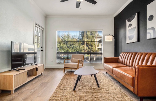 Quiet Modern 2BR Pickleball, Pool, Parking, Gym 05