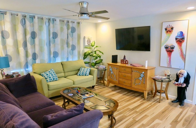 Quiet, Modern Gem K & Q Beds Less Than 2 Miles To Mohegan Sun Casino