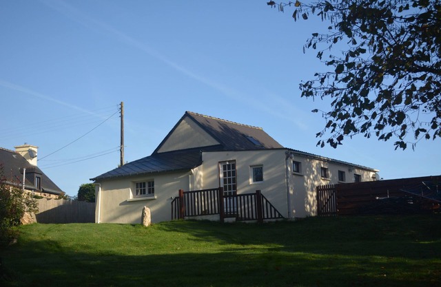 Quiet & Peacefully located, 4/5 Bed Gite in two acres of owners ground with lake