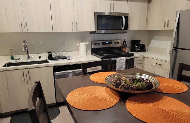 Quiet Private one Bedroom One Bathroom