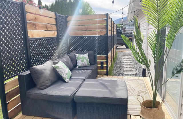 Quiet, private suite with parking, steps away from the West Kelowna Wine Trailsn