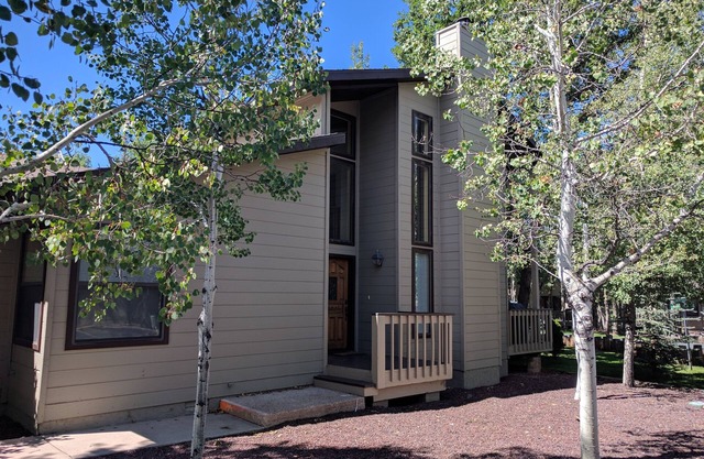 Quiet Resort Villa Beautifully Landscaped w Attached Garage at Quality Hill