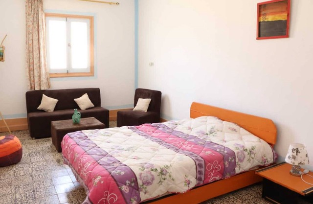 quiet room for rent