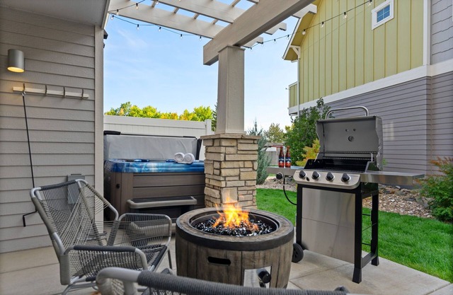 Quiet Urban Community – Designer Home w/Hot Tub!