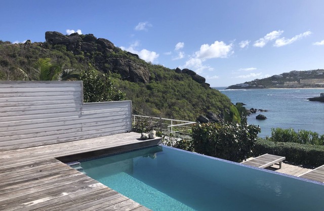 QUIET VILLA; MAGNIFICENT SEA AND MARINA VIEWS; PRIVATE POOL