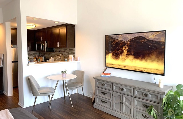 Quiet West Hollywood Oasis: Location, Location, Location