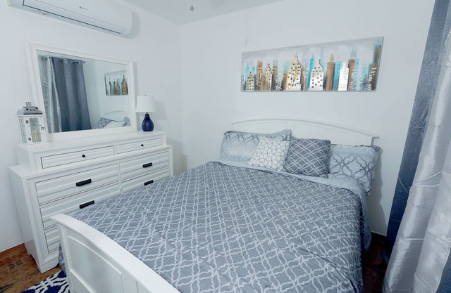 Quiques Town House A2 - 2BR/1BR Apartment