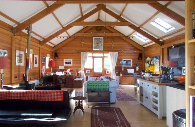 Quirky, rural retreat in secluded setting over-looking wooded valley