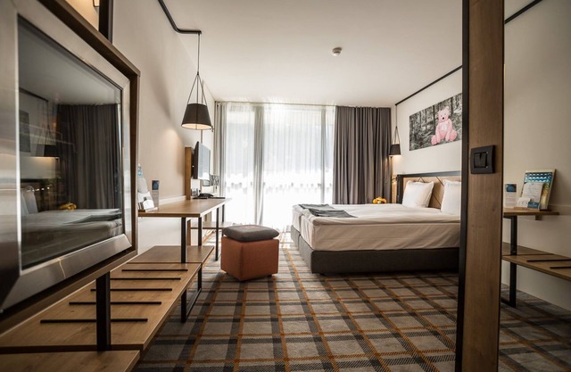 R 1346 Signature Room Resort View
