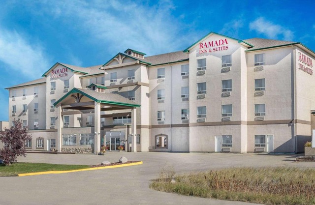 Ramada by Wyndham Clairmont/Grande Prairie